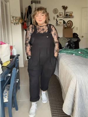 what I wore today :) #plussizeedition #midsizefashion #plussizebrand #softgrunge #girrlscout #overallsoutfits #overalls #slingbag #mesh #freepeople 