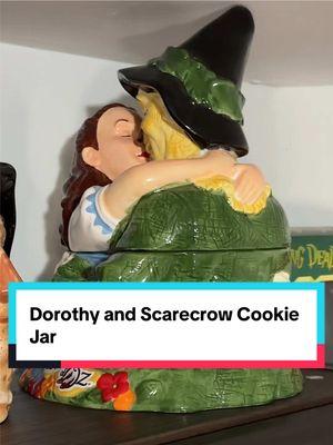 Replying to @kneeeeeesplease What is going on with that cookie jar? #wizardofoz #dorothyandscarecrow #theozvlog #cookiejar #collection #ozhistorian #filmhistory 