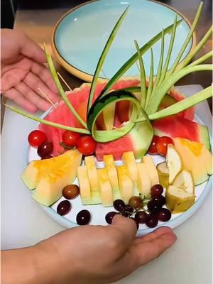 Fruit Platter #trending #fruits #cutting #fruitsbasket #fruitplatter #watermelon #cantaloupe #grzaingtable #creative 