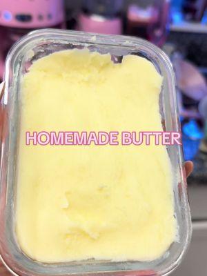 Literally mix heavy cream for like 30 mins. Yes its that easy and yes i was that excited about butter!! 🧈🥳😍🙌🏽 #homemadebutter #homemadebuttermilk #butter 