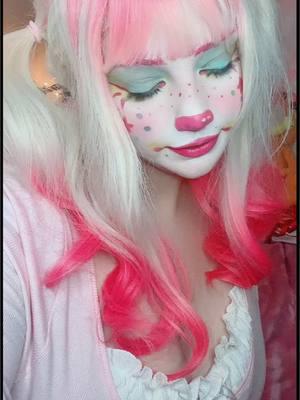 You can trust me with your location! I’m not crazy 😡 #clownmakeup #clowngirl #clown #bouncyclown 