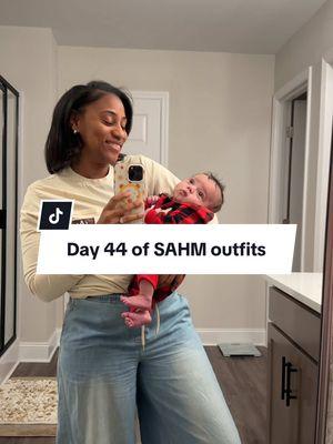 All I wanted to do today was lay in the BED but I couldn’t lol so this was the perfect outfit to throw on to run just enough errands to keep this house of mine alive and going.✨  SAHM outfit inspo - ootd  #momstyle #sahmlife #blacksahm #roadto70k #everydayoutfit #ootdinspo #momootd #momoutfit #sahmootd #momsover30 #stayathomemom 