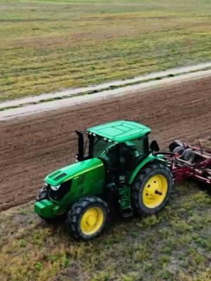 Bay B Farms 24’ wrap. 3020 stole the show.. 🧑‍🦯 #youngfarmer #dekalb #fyp #tractortok #1660 #3020 #6215R #farmerlife #CapCut 