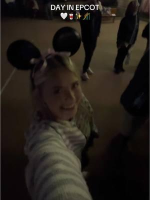 perfect start to the year 🩷 #emmamcgowin #Vlog #epcot #disneyworld #waltdisneyworld 