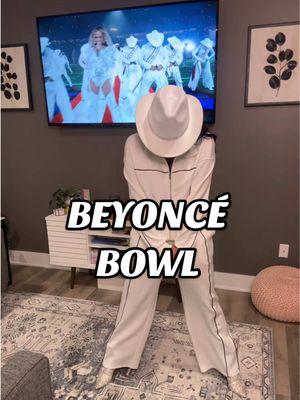 Why do I look like somebody’s southern uncle in this track suit with lemon peppers steppers?!?! 💀😩 @Netflix #beyoncebowl #buckinchallenge @Parkwood Entertainment 