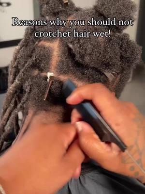 Everyone wants to crotchet to improve income. Lets make sure we think safety first🙌🏽 Classes available for this technique‼️ New Houston Stylist🫶🏽💫 Follow for more loc tips⚜️ January  appointments available✨ Instore pickup & Website coming soon @scalpspices  LOCATION:📍Houston,TX . (Booking Link In Bio) . . . .  #houstonlocs #jereamuse #houstonstarterlocs #locextensionshouston #houstonloctician 