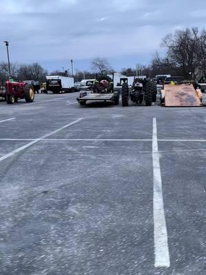 Teched in ready to go pulling!!! It’s going to be a action packed week! #fyp #tractors #tractorpulling #tractorlife #letsgrowpulling #antiquetractors #johndeeretractor #johndeerepower #johndeere #tractortok #horsepower #johndeerearmy #farmall 