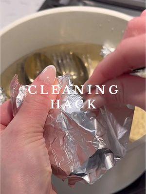 I always use this cleaning hack to start off the new year✨ #CleanTok #cleaningtiktok #cleaninghacks #cleaningmotivation #silvercleaning #clean #cleaningasmr #asmr #satisfyingvideo #homehacks #LifeHack 