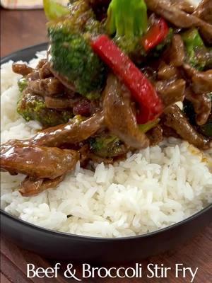 Dinner is ready in 30 minutes with EASY Beef and Broccoli. #beefrecipes #beefandbroccoli #stirfry #easydinnerideas #30minutemeals #DinnerIdeas #dinnertime #EasyRecipes #eatathome #explorepage 