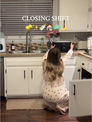 Mommy closing shift 🧼  #newyear #smallcreator #momsoftiktokclub #momlife #motherhood #momlife #momlife #parenting #mom #motherhood #cleaning #cleaningtips #momcleaning #nightdoneright #nightroutine #babynightroutine #MomsofTikTok  