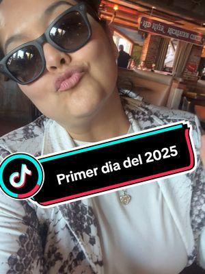 Dejando memorias inolvidables! Dias llenos de amor asi inicia mi 2025 #wendolee #gordibuenasfitclub #familia #kemah #houston #texas #traveltiktok 