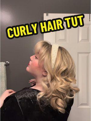 Replying to @Maddie Of course! I’m no professional but this is how I do it🥰 #curlyhair #bombshellcurls #voluminouscurls #hairtutorial #hairpins #volume 