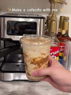 So good 😋#makeacafecitowithme #crunchycookiebutter #crunchycookiebutterlatte #icedcoffee #icedcoffeeathome #cafefrio #cafefrioencasa #icedlatte #icedcoffeerecipe #fypシ゚viral 