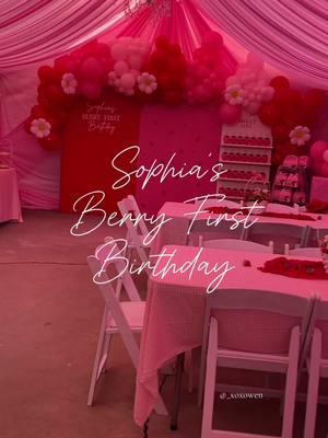 My bebecita is ONE🥹🍓 #firstbirthday #berryfirstbirthday #fresa #birthdayideas #babygirl #strawberrytheme #berryfirstbirthdaydecor #CapCut 