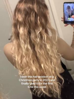 lets not pay any attention to the water spots on the mirror🫶🏼😙 #hair #hairproduct #blonde #wavy #wavyhair #longhair #hairtutorial #fyp #foryou #naturalhair #arizona #trending #2025 #newyear @Kenra Professional 