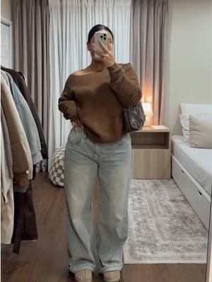 🤎🧸 #knittop #fyp #comfyoutfit #foryou #comfyoutfitinspo #simpleoutfits #tryon #closetmusthaves #OOTD #knittedsweaters #fypシ #offshouldertop #uggslippers #spotlightfinds #knittedshirt #outfitideasforyou