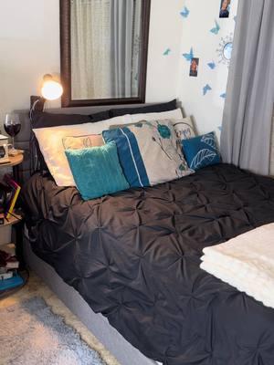 Its always refreshing to get rid of that walmart comforter set & get something more unique for the same price 🥰  This comforter is thick, heavy and perfect for all seasons #comforterset #girltok #roomupgrade #roomdecor 