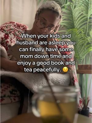 Can any other mamas relate? 😅 I actually might start making this a thing, I’d really like to read at least one book per month. Ask me what book I’m reading and repost this for other moms. 😘 #MomsofTikTok #MomsofTikTok #momtok #momtiktok #quiettime #BookTok #booksforyou #booksformoms #blackmomsoftiktok #blackmoms #momsover30 #bedtime #bedtimeroutine 