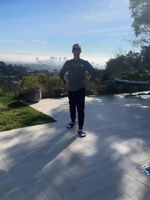 I know I can’t dance but had to hit it at the top overlooking Beverly Hills. 😂🕺🕺#morganwallentiktok #linedance #dance #belair #beverlyhills #LA #newyears #newyearseve #thomasjustinstroud 