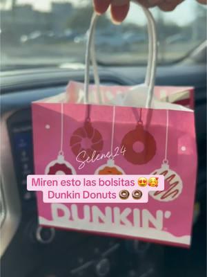 Consintiendo a la princesa con sus Donuts 🍩🍩Donas Dunkin #Donas #pricesa #donkindonuts #Donkin #Pan #pandulce #comida @Dunkin' #foryoupage #paratii #fyp #fypシ 