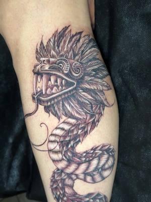 #quetzalcoatl #legtattoo #blackandgreytattoo #mexican #cultura #blessed #killertattoos 