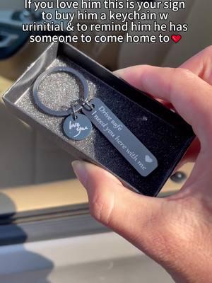 Your man deserves this gift!🚗🫶🏻🎁✨ #vdrivesafe#ValentinesDay#Love#TikTokShop#tiktokfinds#giftideas#gift#husband#boyfriend#bf#trending#son#keychain#car#safe#foryoulove 