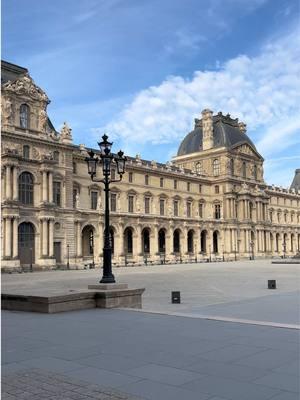 📍Louvre, Paris 🇫🇷  #paris #parisian #parisianstyle #parisgirl #paristiktok #paristravel #paristrip  #france #france🇫🇷 #francetiktok #francetiktok🇫🇷 #fyp #fypシ #foryou #traveltiktok #travelwithme #travellife #typage #travelblog #travelblogger #travelgirl #louvre #louvremuseum #louvreparis 