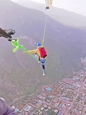 My heart fell out of my chest #wingsuit #wingsuiting #wingsuitflying #parachute #mountain #redbull #adventure #adventures #sport #sports #sportsontiktok #dangers #travel #foryou #fyp #viral #trending #kings3a