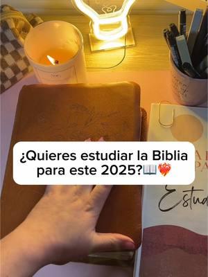 Comienza el 2025 sumergido en la Palabra de Dios! ❤️‍🔥🤩📖  Ya está disponible (enlace en mi perfil). #guiabiblica #biblia #estudiobiblico #biblejournaling #bibliadeapuntes #fe 