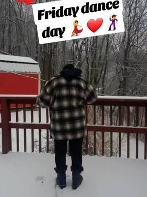 #fridaydanceday #snowday #slippery #firstdaneoftheyear #genx #redheartsclub #MamaMels 