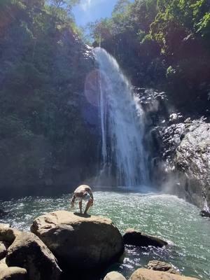 ¿Cuál será el mejor sentimiento en el mundo 🌎? 🤔 #elsalvador #vidadelcampo #rios #cascadas #bosques #senderismo 