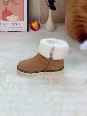 This color is very cool!!! They are very warm!!!#viralvideo #spotlightfinds #tiktokshopholidayhaul #fyp #tiktokshoplastchance #tiktokshopnewyearnewaura #viralshoes #fashion #fypシ #trendy #trendyboots #trendyshoes #comfy #warm 