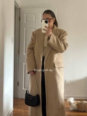 Just a cozy day in New York City .  #naturallook #simplelookstyle #oversizecoat #aesthetic #asosfashion #zara 