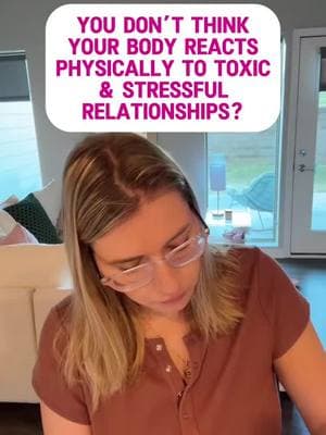 This is definitely a vulnerable post for me- but if you don’t think toxic relationships can turn your health upside down they 100% can! That is why I preach everyday about it ❤️ You only have one mind and body- respect yourself and know your worth to leave or place boundaries!  #toxicrelationships #hairloss #fightorflight #healing #emotionalrelease #trappedemotions 