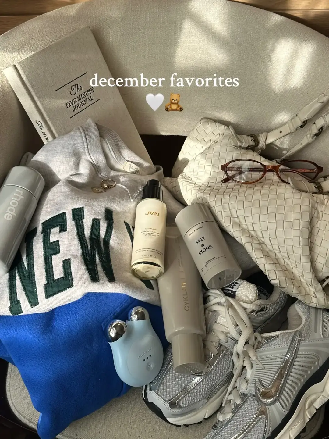 one of the months where I have felt SO in love with my recent pickups 🥹 like to the point of obsession #monthlyfavorites #recentobsessions #decemberfavorites  brands: @Aritzia @Brandy Melville @CYKLAR @rhode skin @JVN Hair @SALT & STONE @Mejuri @nufaceid @Bonnie Eyewear @Nike 