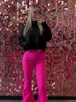 Get your hands on some hot pink flares today💕 #fionaflares #pink #valentines 