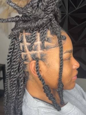 Now what’s your thoughts?!  . . . . . #atxhairstylist #atxhair #austintx #invisiblelocs #twostrandtwist #ropetwist 