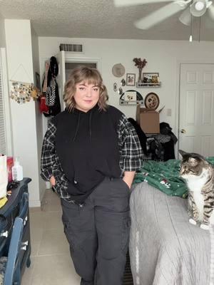 okay now the real ootd #plussizeedition #midsizefashion #plussizebrand #softgrunge #girrlscout #secondhandfashion #creatorsearchinsights #cargopants #hoodieweather 