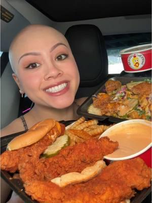 eating Dave’s in the car 😍 They never miss with their food 🍗 @OLIPOP #olipoppartner #daveshotchicken #friedchicken #Foodie #eating #mukbang #foodtiktok #fypシ 