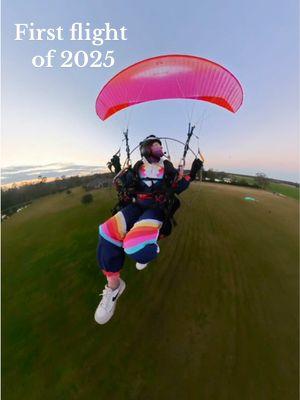 First flight of 2025 to kick off the new year 🥳🎉 . . . #paramotor #paramotoring #paragliding #paraglider #ppg #poweredparagliding #fly #flyppg #ppggirls #paramotorgirls #aviation #womeninaviation #extremesport #flyingsport #flying #adventure #adventuresport #letsgethigh #paramotorlife #paramotorpilot #paraglidinggirls #tipsyelves #newyear