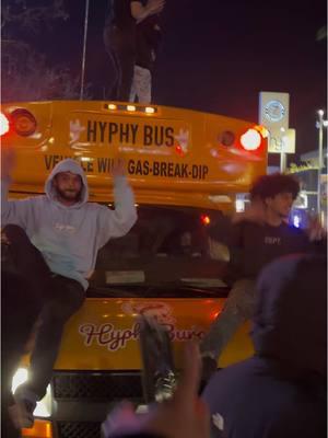 i was abouta hop in that ho 😹 #bayarea #sf #nye #trending #nyeve #partybus #hyphy #hyphyculture #hyphybus 