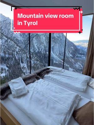 This hotel room in #Austria has a 2 year waitlist ❄️📍Dolomitenhuette in #Tyrol 🎥 IG: @alex7sang #traveltiktok #austriatravel #winterdestination 