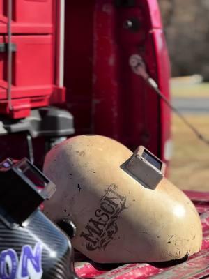 That CMR carbon is glistening. #welding #weldinghood #weldtok #cmrfabrication #lincolnelectric #fibremetal #tefuawe #weldingtiktok #weldingnation #sugarscoop #milwaukeetools 