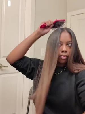 Doing your hair yourself should be considered an extreme sport but the results are so satisfying!😍 @zeneseashley does an at home press with our 1 3/4 ceramic flat iron✨ Shop EapHeat.com🔥 #EAPheat #EAP #silkpressseason #ceramicflatiron #roundbrushblowout