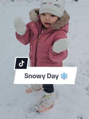 ohhhh how cute you are maia!!! ❄️🥺❤️ #snowball #cutebaby #kpopbaby #maiakaypop #babykpop #firstsnow #adorable #koreanbabygirl #2025 #viralbaby #modelbaby #model #kpop #v #taehyung #bts #babyarmy #babystay #babymoa #babycarat #babyengene 