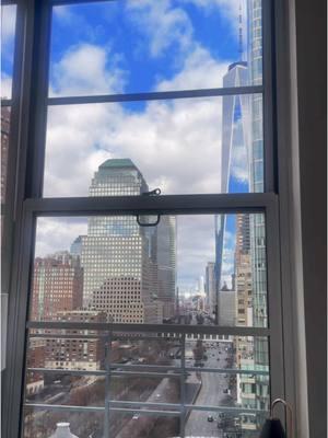 Finally got my account back🙃new views & workouts to come #nyc #newyork #newyorkviews #nycview #apartmentview 