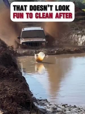 DO you think cleaning mud off is fun? @nacionoffroadpty #jeep #offroad4x4 #4x4life #racecars #6cilindros #reels #viral #offroad #cherokee #corredor 