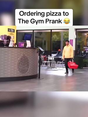 Pizza prank on Planet fitness gone right 😂 #vinceaesthetic #aesthetic #youtube #youtubeclip #protein #pizz #prank #funnyvideo #planetfitness #gym #worko #protein #diet 