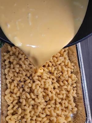 #macandcheese #macandcheeserecipe #macandcheesecheck #macattackmoe #macandmilk #macandcheeserecipe #macattackmoe #foodcontentcreator #foodporn #Foodie #JBLGreekOut #DuetDoWet #DisneyPlusVoices #28DaysOfEucerin 