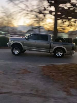 @1500__ling got that ram layed back #abovetherimkustoms #squattedtruck #ram 